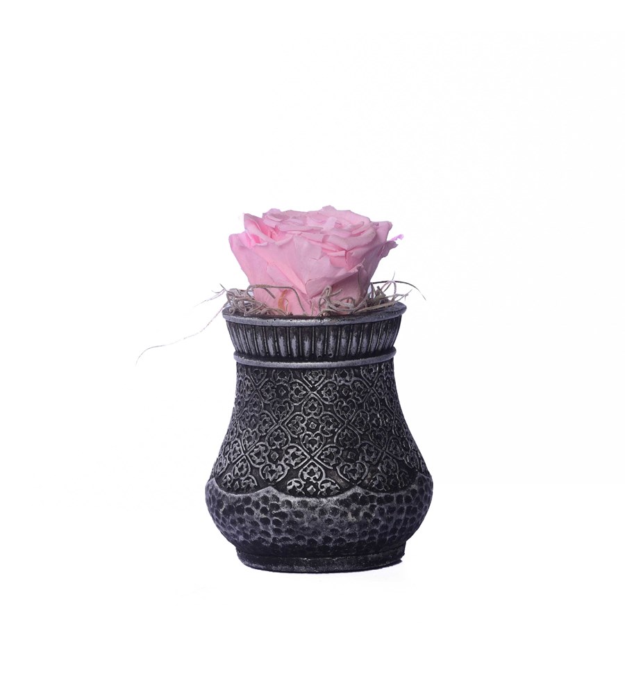 Vase in Ottoman Serisi Pembe Solmayan Gül