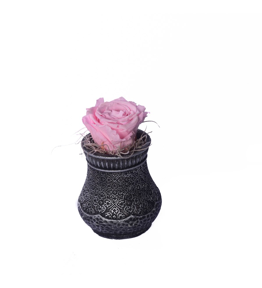 Vase in Ottoman Serisi Pembe Solmayan Gül