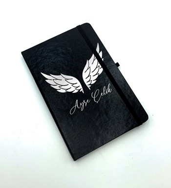 Kişiye Özel Siyah Defter & Gold Detaylı Siyah Mum & Gümüş Kaplama Melek Kolye Hediye Seti